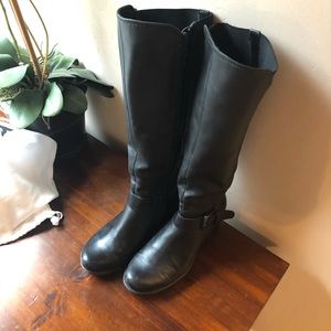 BEARTRAPS  knee high black boots,  size 8
